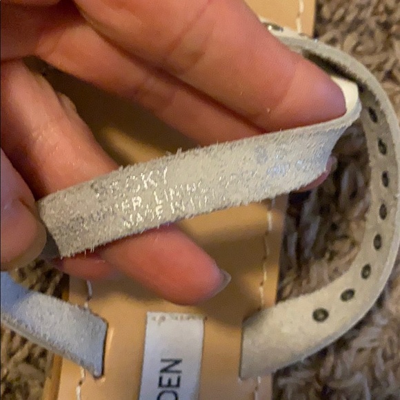 Steve Madden Becky flat toe ring stud sandal white - Picture 8 of 8